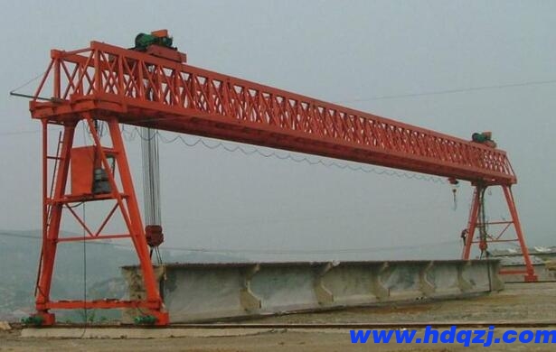 龍門吊在極端條件下的結(jié)構(gòu)**如何保障？ 有哪些**措施？